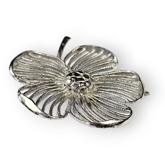 VINTAGE Flower Brooch Mod Hippie Silver Tone Open Work Retro Floral 1.75" Long - Picture 3 of 6